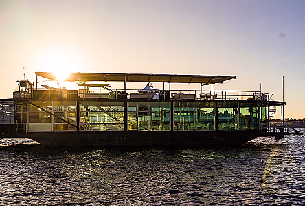 Starship Aqua Boat Hire