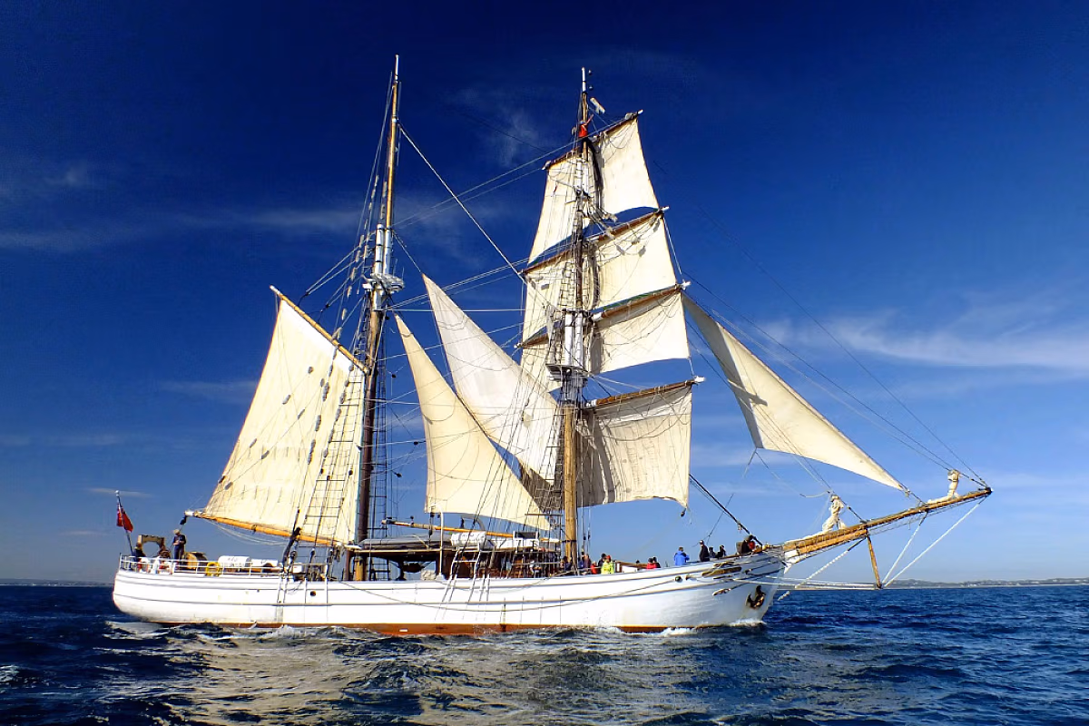 Soren Larsen Australia Day Dinner Cruise with Fireworks