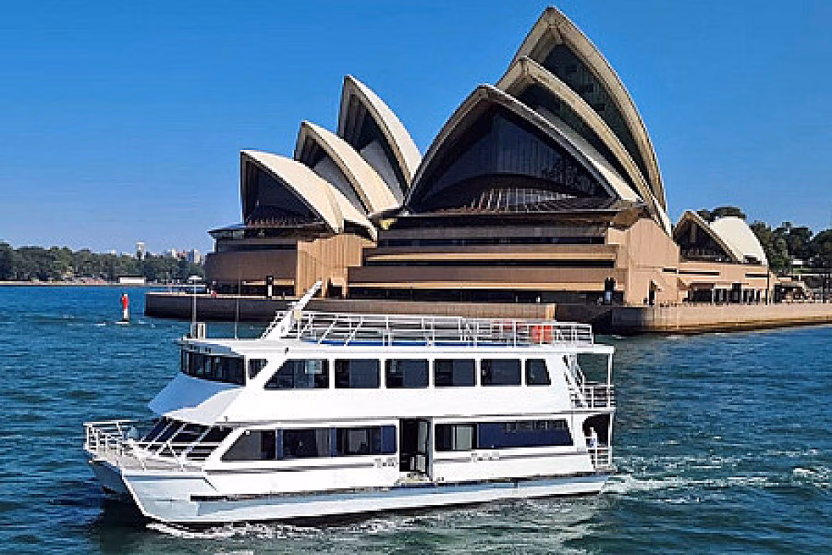 Sydney Pearl Valentine’s Day Dinner Cruise