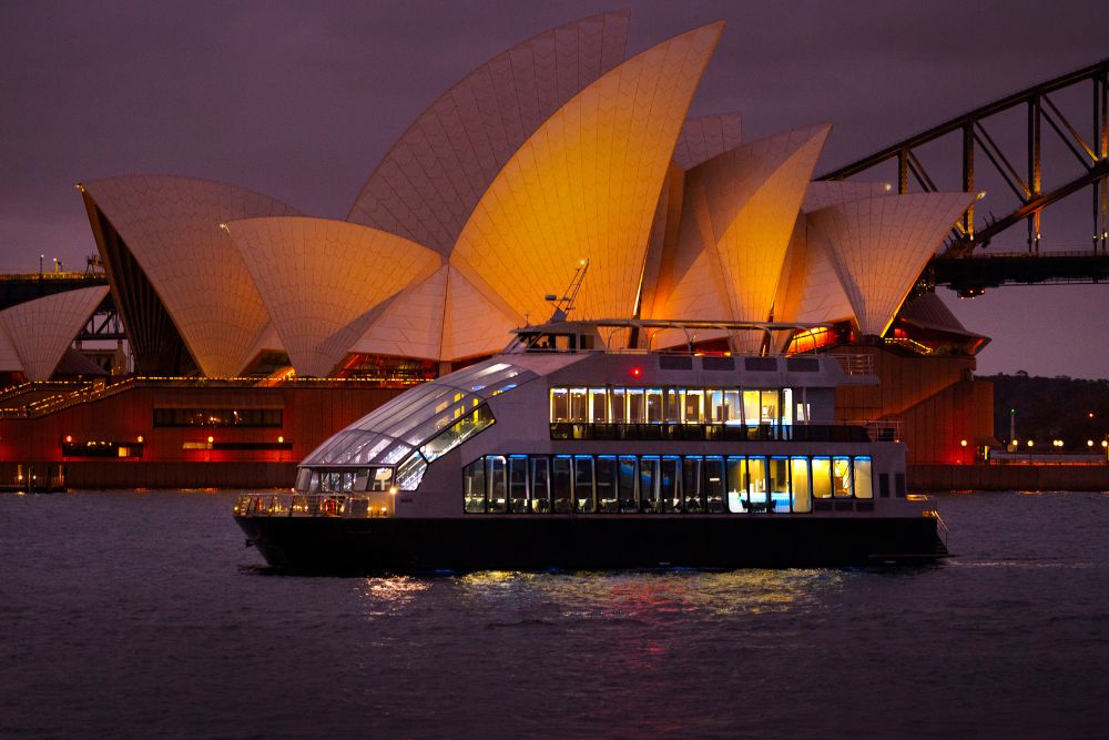 Clearview Deluxe Dinner Cruise - Featured Image