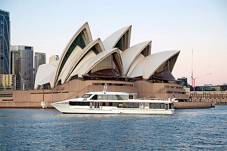 CC3 Luxury Cruiser Boat Hire - Featured Image