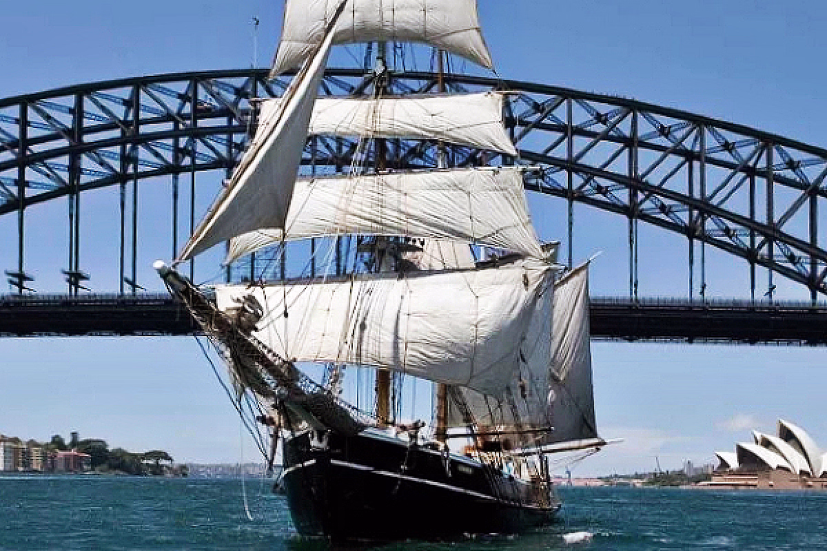 Southern Swan Boxing Day Sydney Hobart Yacht Race Cruise